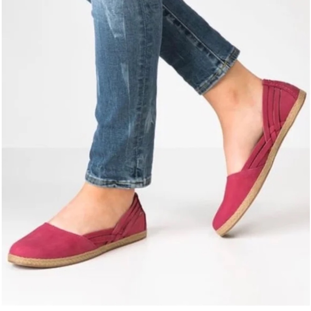 UGG Australia Fuchsia Cicilly Nubuck Flat Espadrille size 7